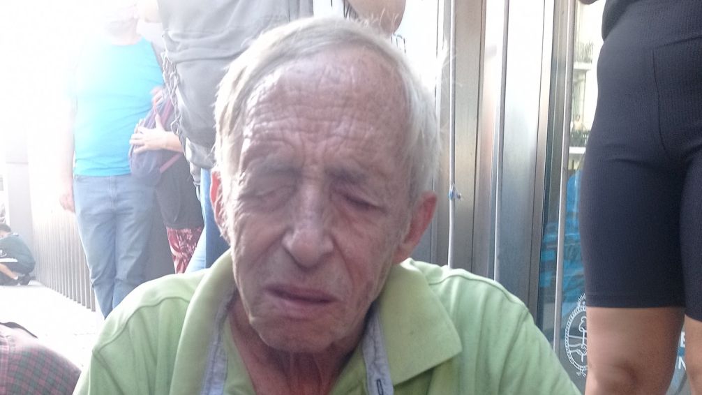 Represión a jubilados y trabajadores despedidos en marcha al Congreso: dos heridos y tres detenidos