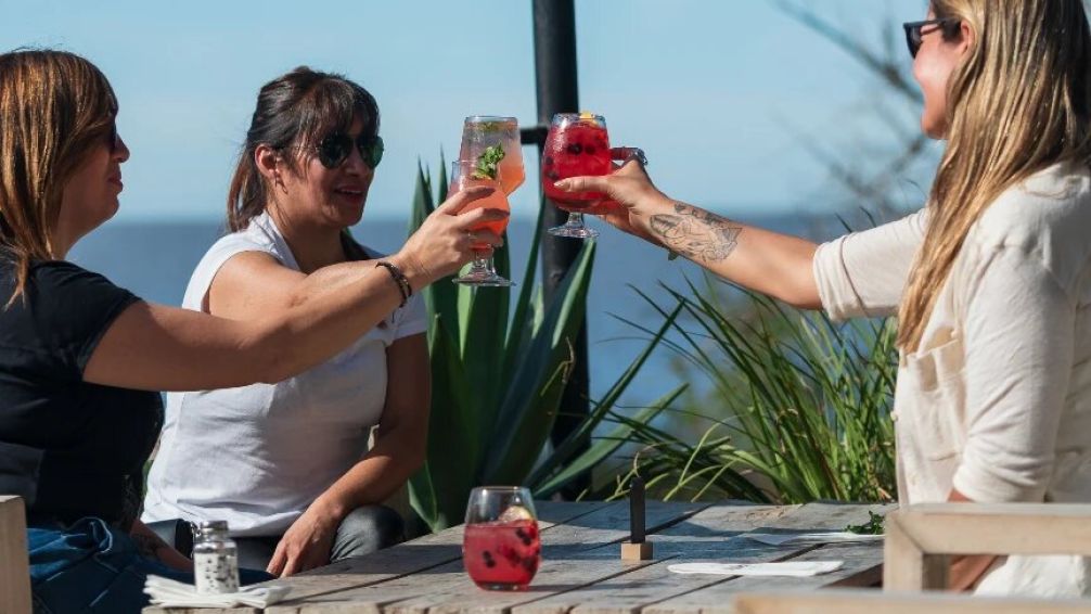 Los mejores bares al aire libre en Buenos Aires para disfrutar del verano