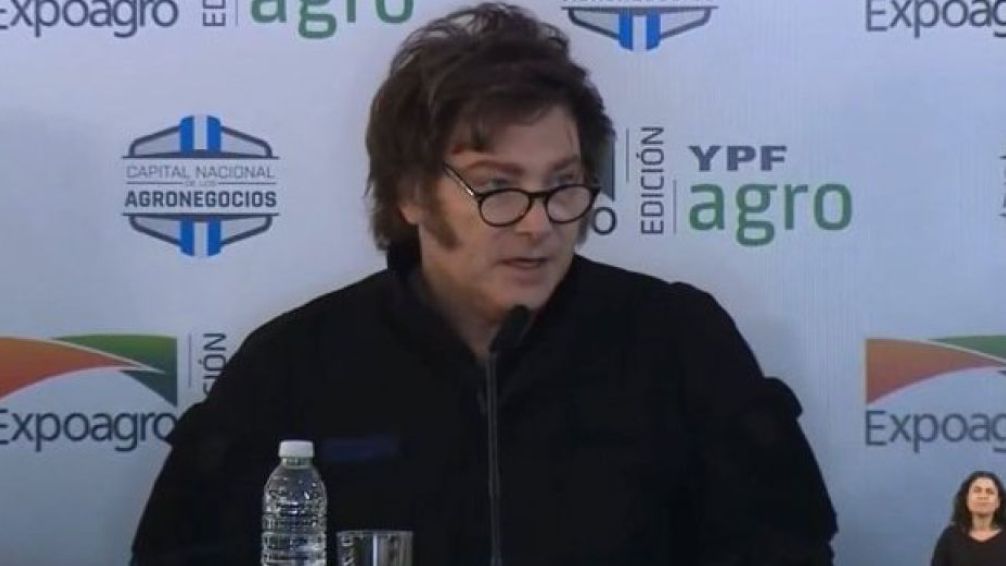 Periodista peruana Laura Arroyo critica duramente a Javier Milei y su gobierno   