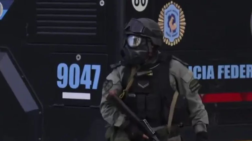 Incidentes en Congreso: identificaron al supuesto autor del disparo que hirió al fotógrafo Pablo Grillo