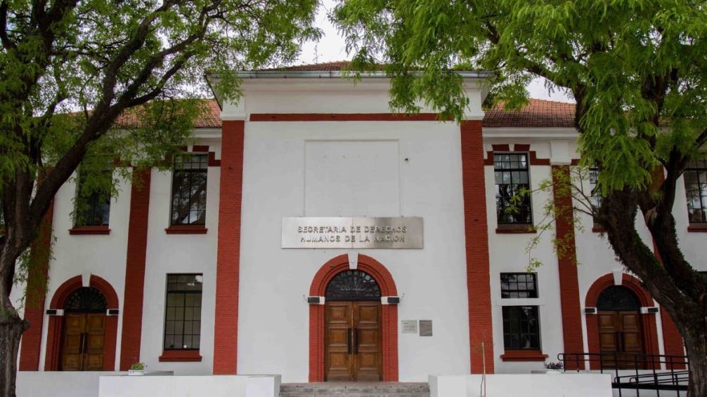 El Gobierno despide a 40 trabajadores de la Secretaría de DDHH y les prohíbe el ingreso