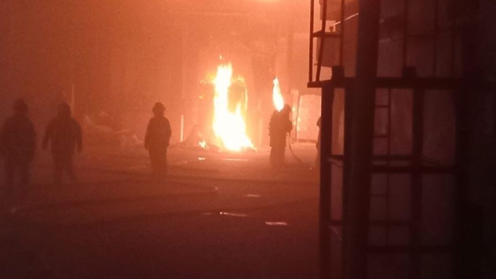 Frigorífico Gorina sigue en ruinas tras incendio: 500 empleados denuncian despidos
