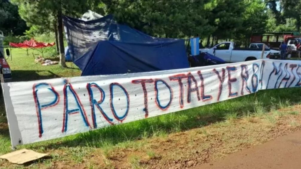 En el operativo se registraron cuatro detenciones, aunque no se difundieron los nombres de los arrestados, y se incautaron tres camiones y tres tractores, precisó Mundo Poder