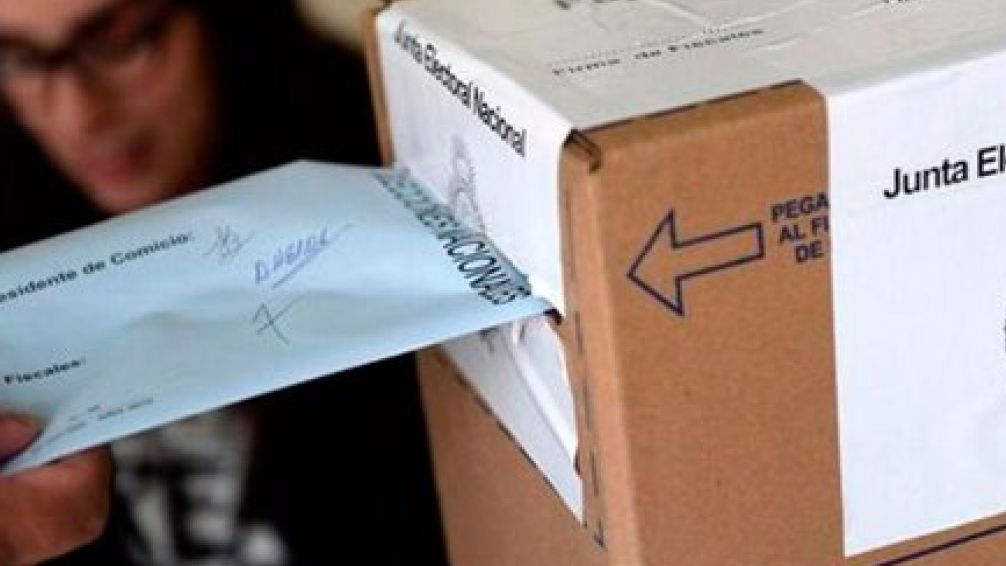 Media sanción en el Senado bonaerense para suspender las PASO