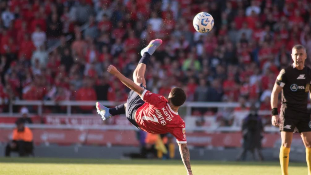 Independiente ganó con una chilena espectacular y enfrentará a Boca