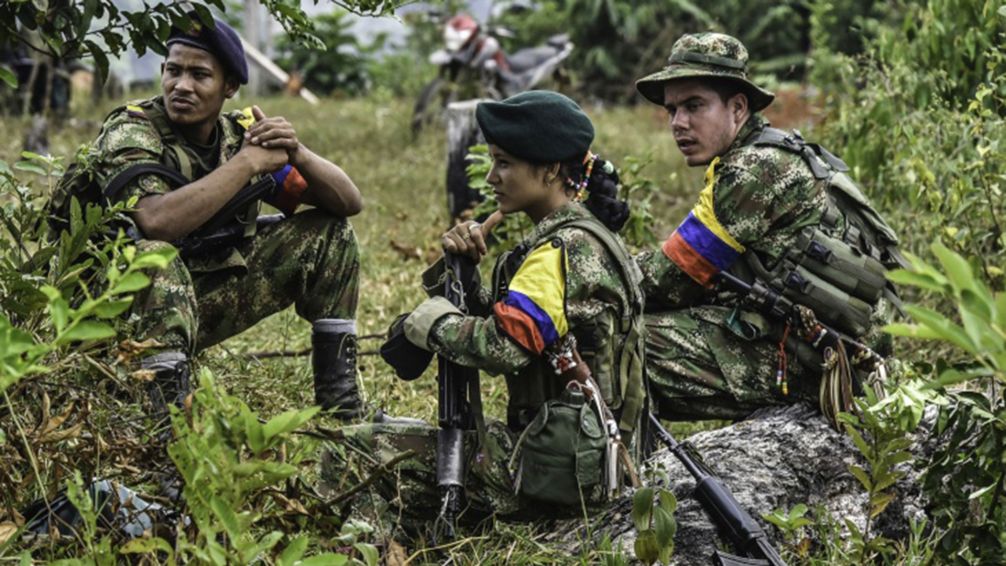 Noboa amplía su lucha contra el crimen y declara 'terroristas' a las disidencias de las FARC 
