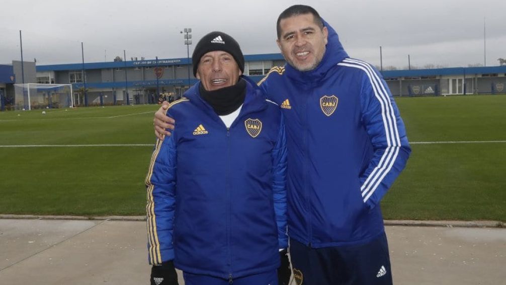 Russo vuelve a sonar en Boca: qué lo acerca al banco y la traba que lo frena