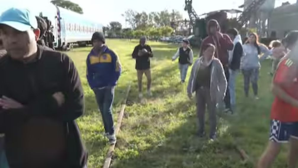 Escándalo en Campana: vecinos quisieron evitar que el municipio retenga las donaciones y denuncian que 'se las guardan'