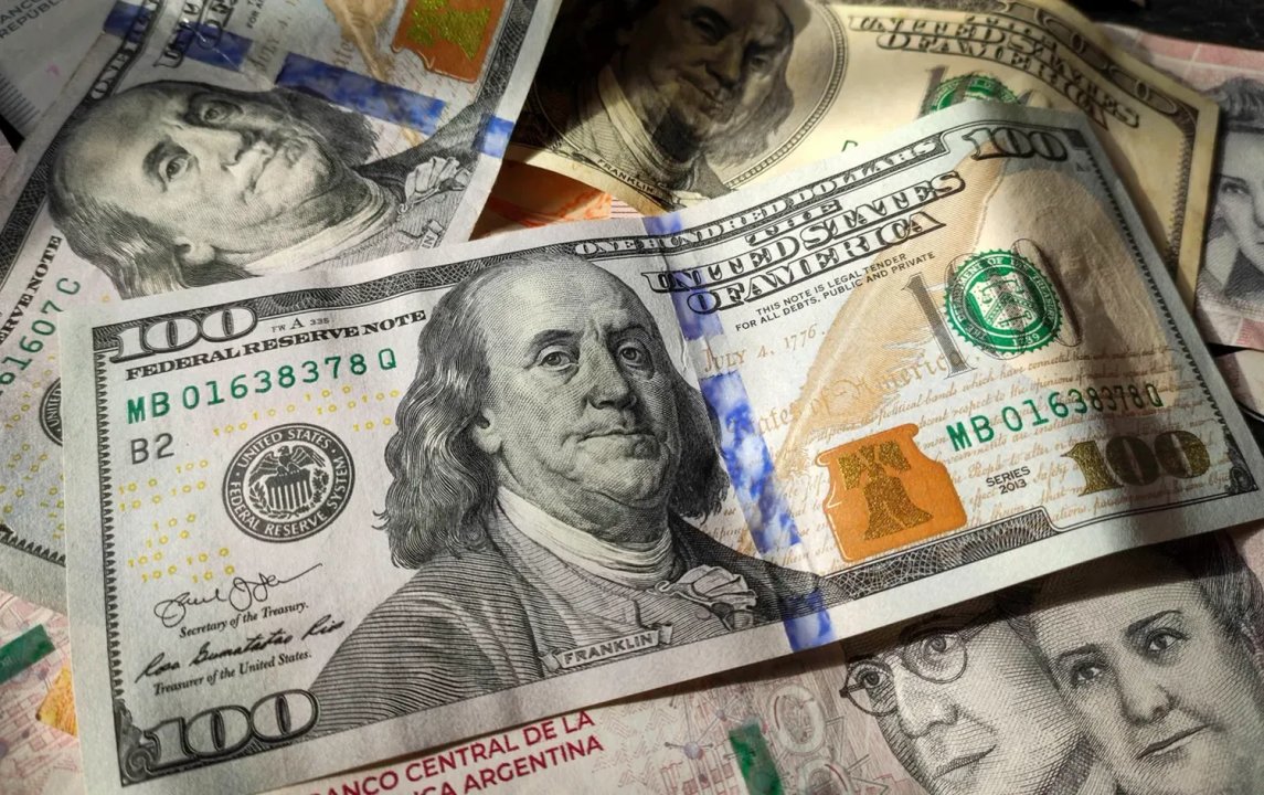 El Gobierno argentino busca reactivar la economía con medidas para monetizar dólares guardados
