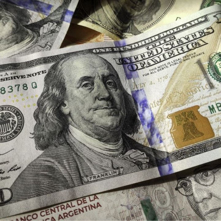 Dólar oficial y blue: caída en la cotización tras los anuncios económicos del Gobierno