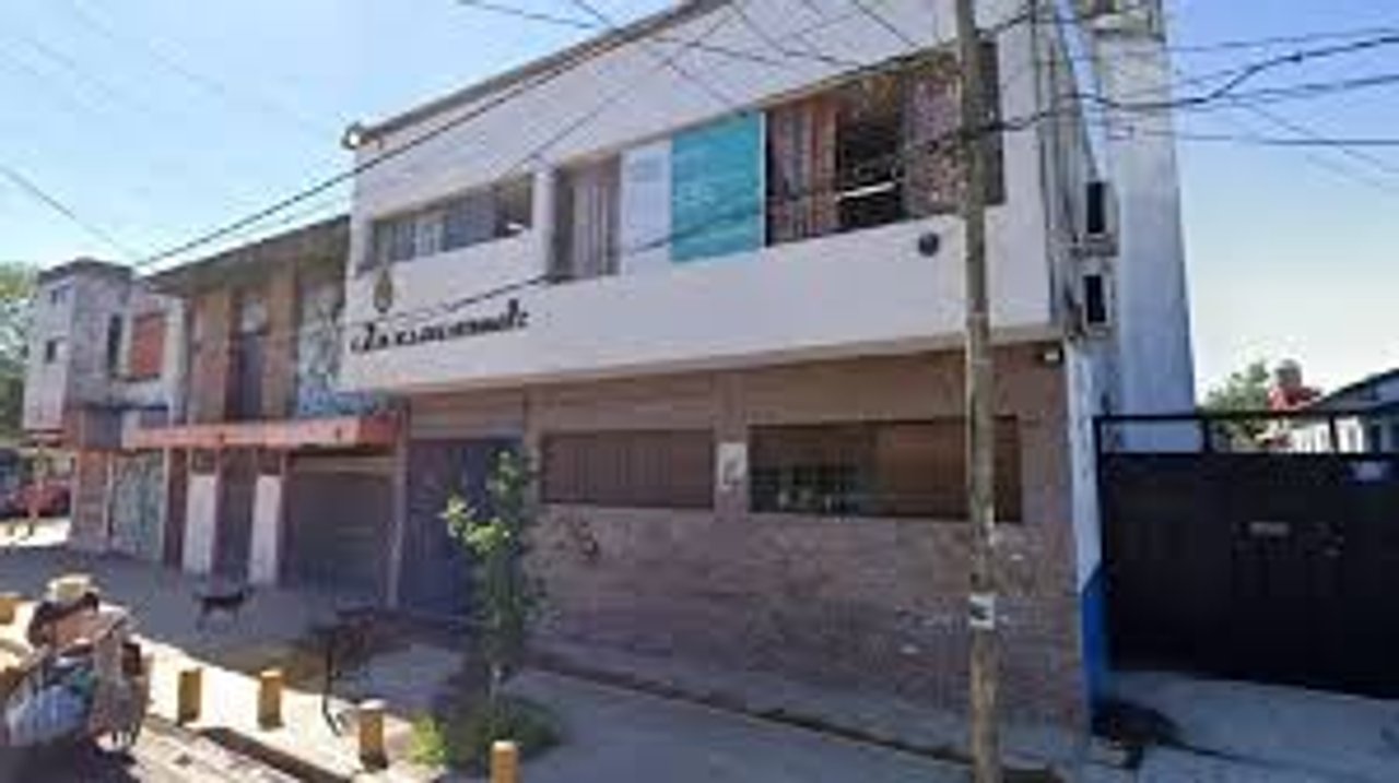Salvaje agresión en Moreno: le pateó la cabeza a un menor de 13 años que peleaba con su hijo