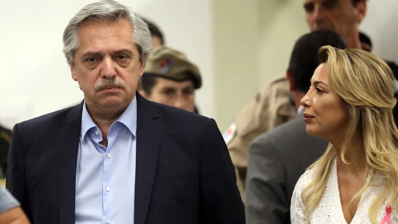 Causa por Violencia de Género: La Justicia abre los mensajes de Alberto Fernández