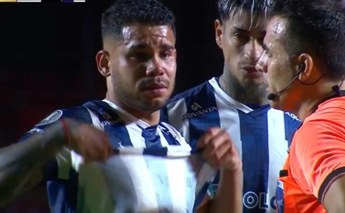 Damián Bobadilla insulta y discrimina al venezolano Miguel Navarro en un partido de la Libertadores