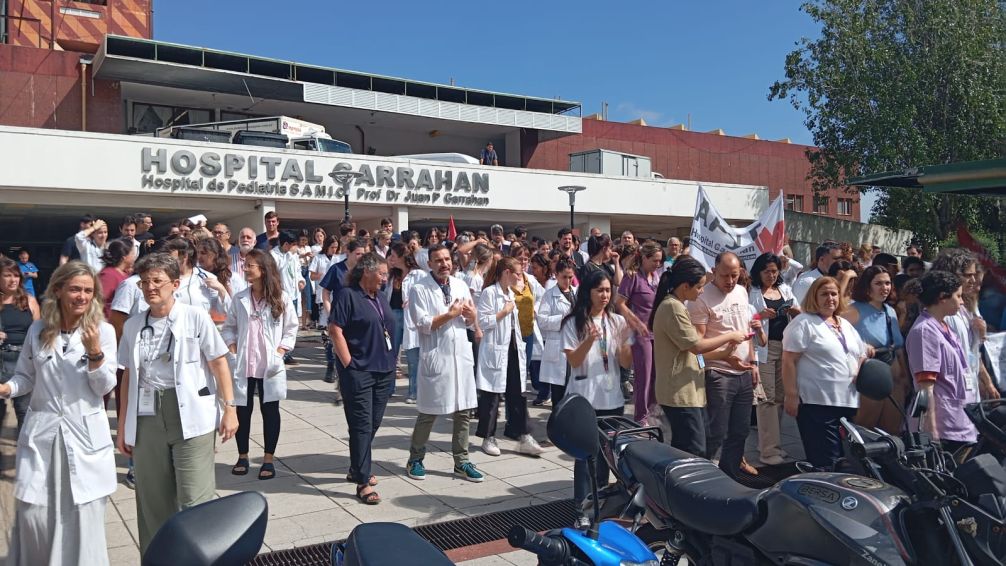 Tensión en el Hospital Garrahan: el Gobierno abrió una mesa de diálogo con los residentes
