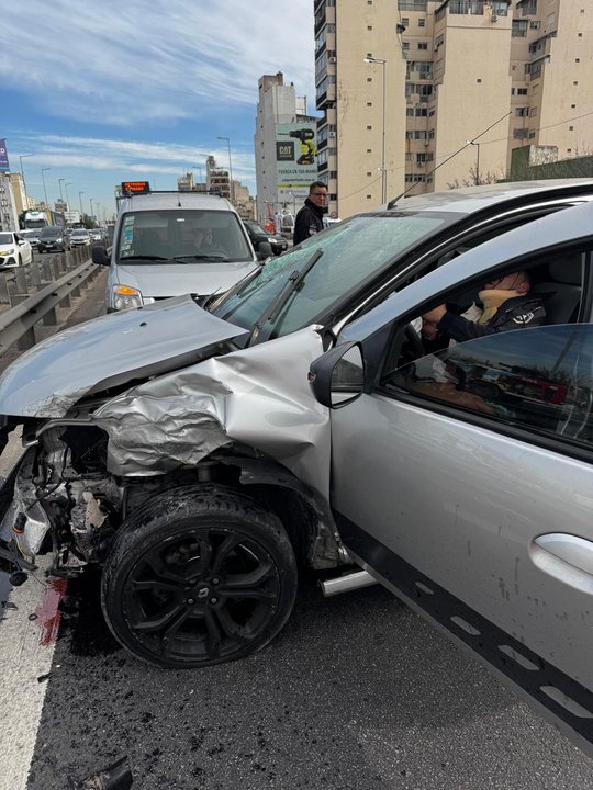 Un choque múltiple en la Autopista 25 de Mayo deja un saldo de nueve heridos