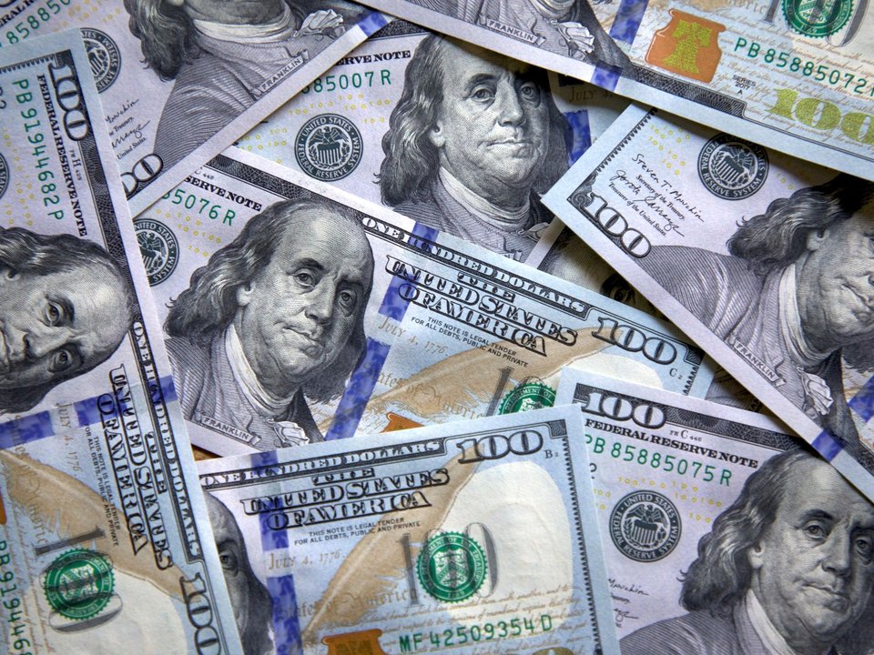 Récord de compra de dólares tras el fin del cepo: en abril se adquirieron más de USD 2.000 millones