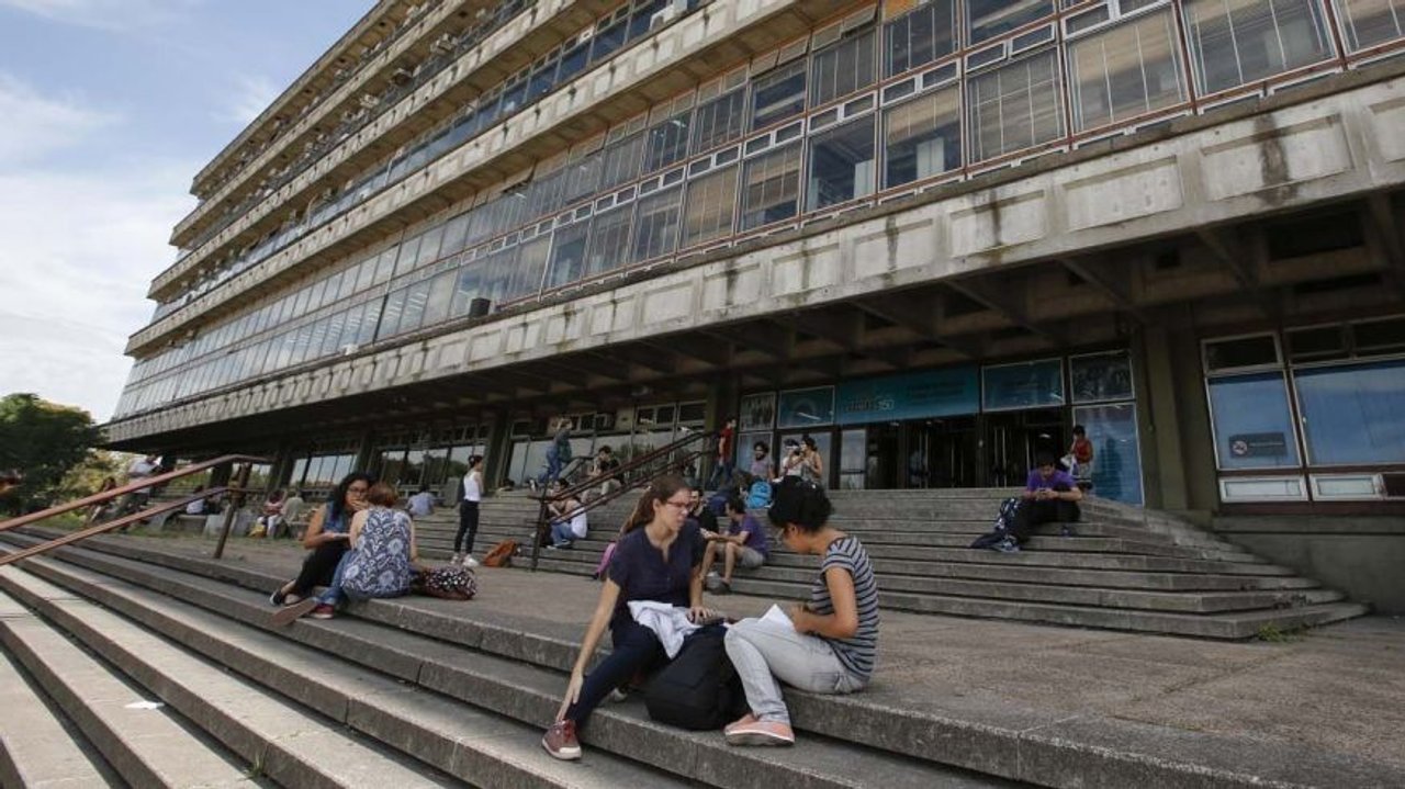 Las universidades argentinas bajan puestos en el ránking global de instituciones y apuntan al desfinanciamiento