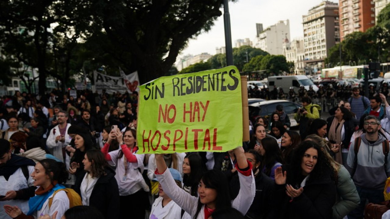 El crimen perfecto: desfinanciar al Garrahan sin asumir el costo político