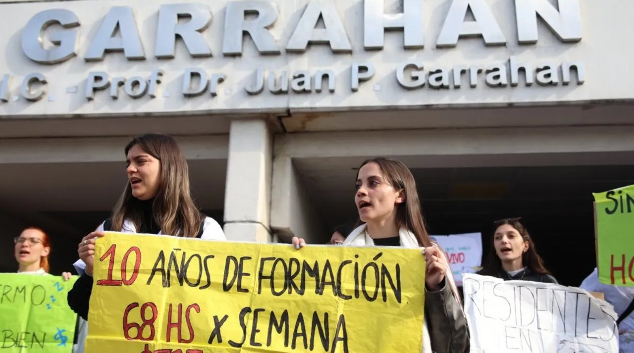 El gobierno convoca a los gremios de salud a una audiencia urgente para resolver el conflicto salarial