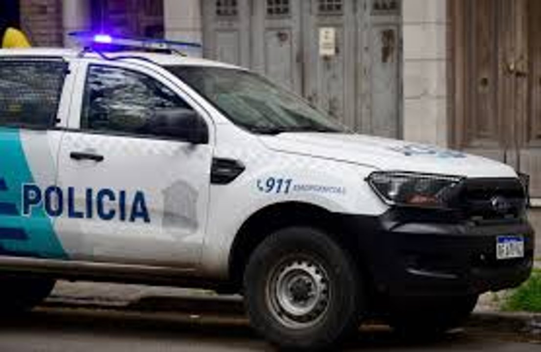 La Plata: despertaron a una pareja de jubilados y les robaron los ahorros de su vida