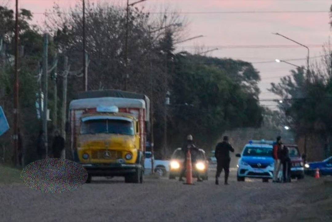 Entre Ríos: murió aplastado por su propio camión mientras intentaba resolver una falla mecánica