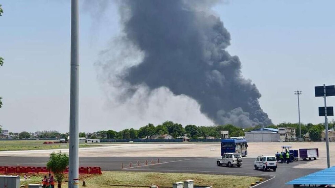 Accidente aéreo en Ahmedabad: un avión de Air India se estrella cerca del aeropuerto
