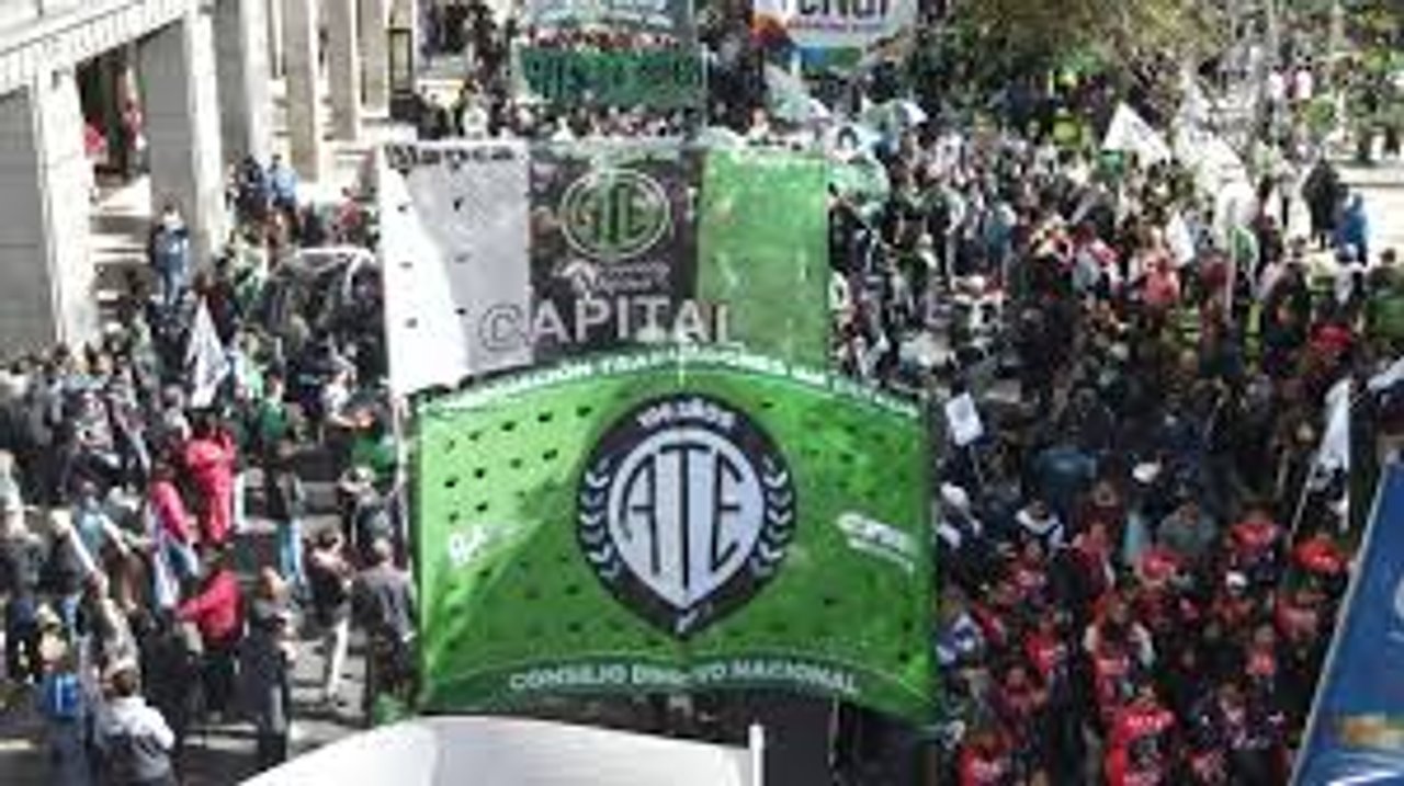 ATE convoca a paro nacional y marcha a Comodoro Py contra fallo a Cristina Kirchner