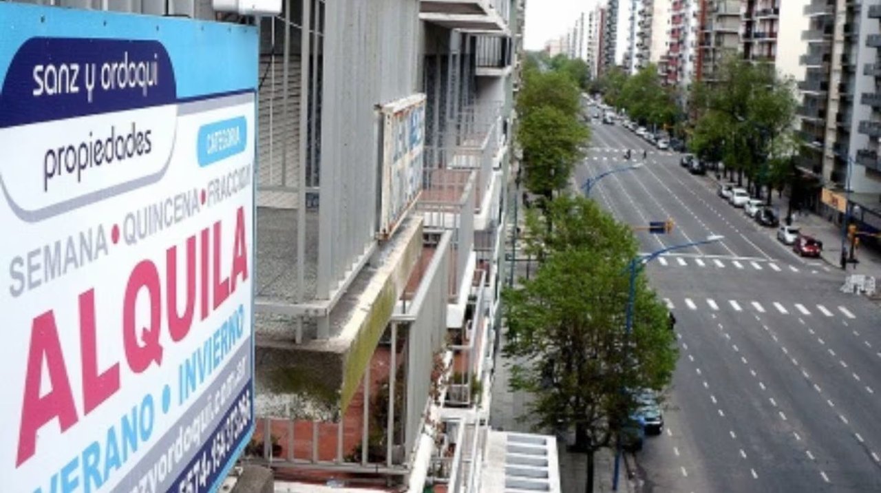 Alquilar un departamento de dos ambientes en CABA cuesta hoy 2,7 Salarios Mínimos