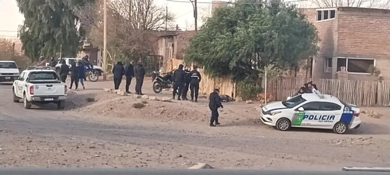 Conmoción en Río Negro: un hombre murió de frío en plena vía pública
