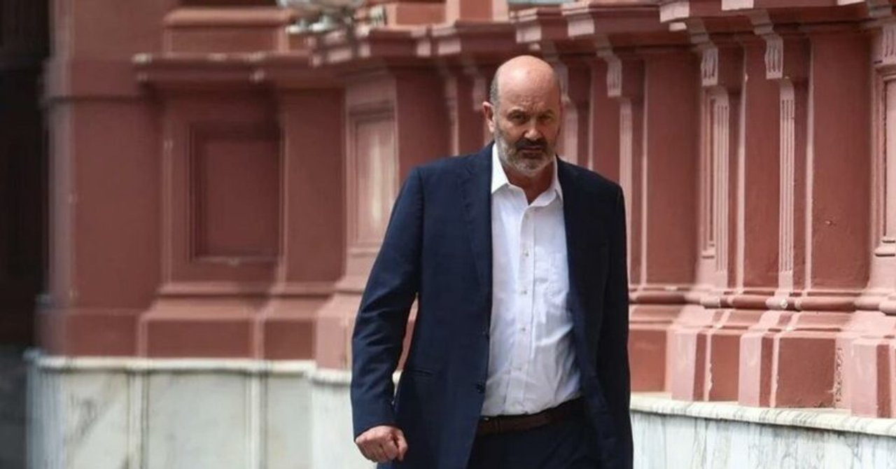 El Gobierno celebra la eliminación de 2800 empleos públicos en mayo, según anunció el ministro Sturzenegger