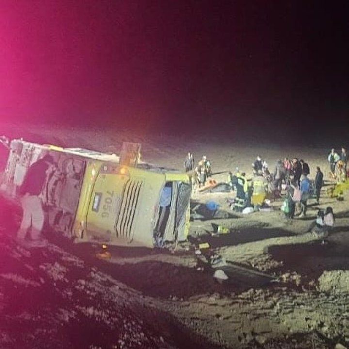 Tragedia en Chile: Micro argentino vuelca, dejando cuatro muertos y más de 20 heridos