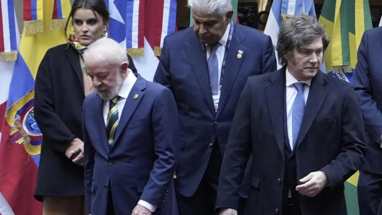 Tenso encuentro entre Milei y Lula en la cumbre del Mercosur: "Esto parece una cortina de hierro"