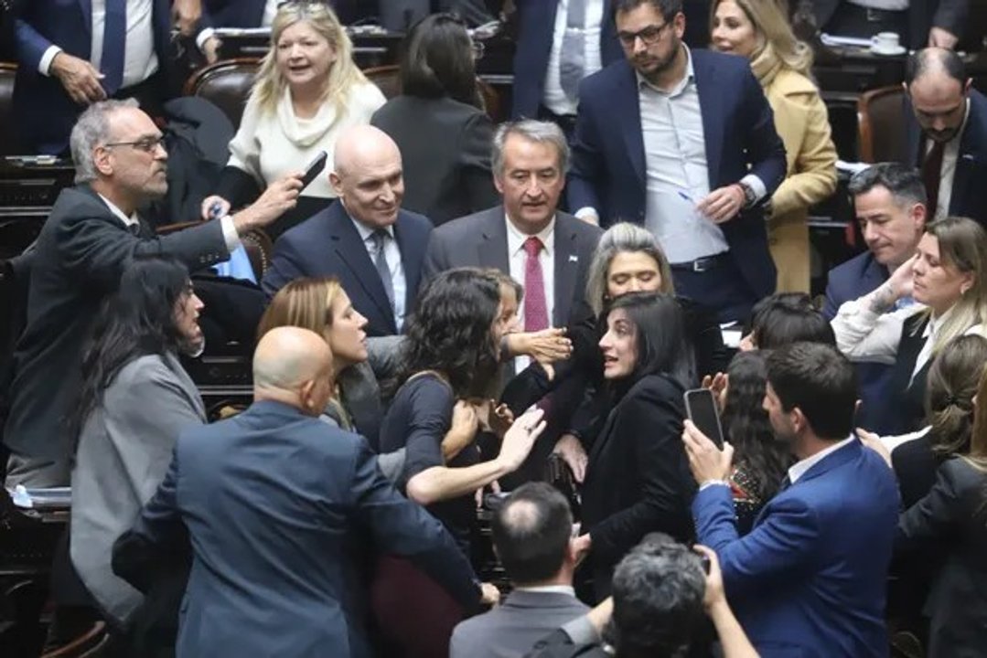 Fernando Iglesias pidió sanciones para las diputadas que increparon verbalmente a José Luis Espert