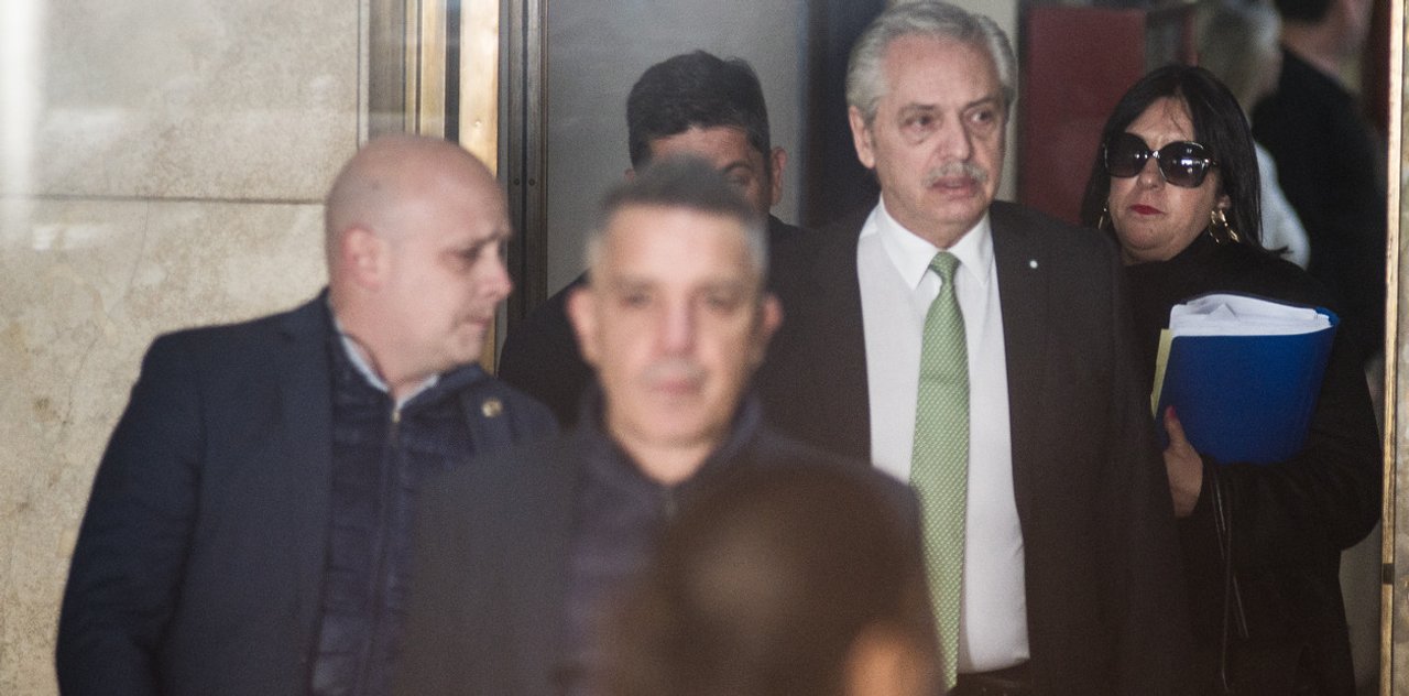 Alberto Fernández declaró en Comodoro Py por la causa de los seguros y afirmó su inocencia