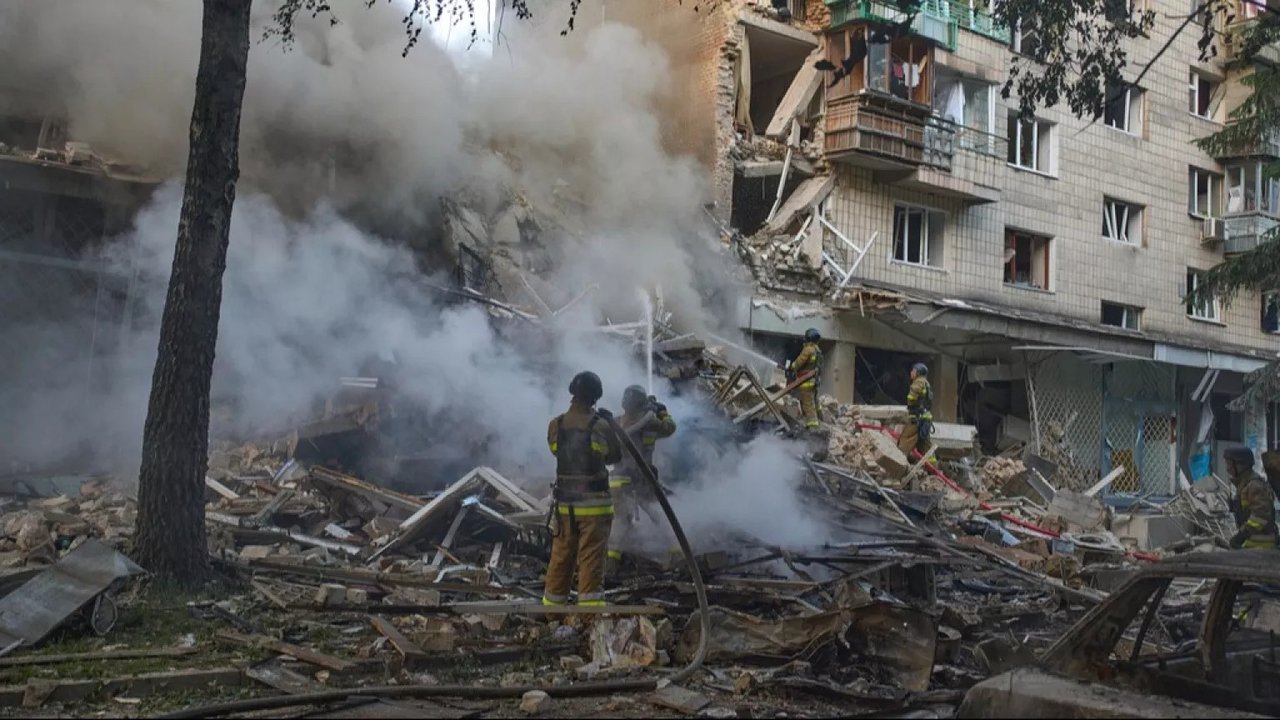 Kiev bajo fuego: Ataque ruso con drones y misiles hiere a 23 personas