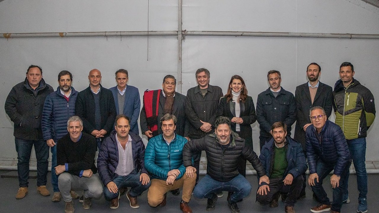 Intendentes peronistas se reunieron en José C. Paz y cuestionaron el desdoblamiento electoral de Kicillof