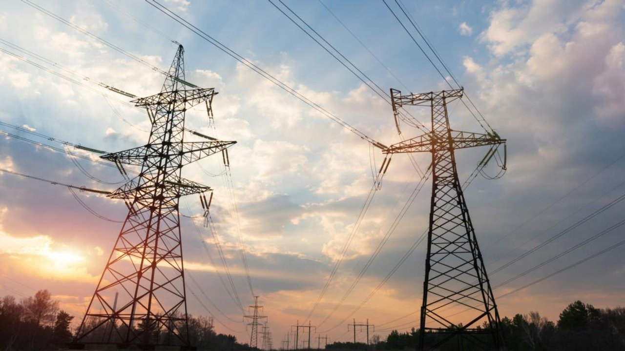 Por decreto, el Gobierno desreguló el mercado eléctrico