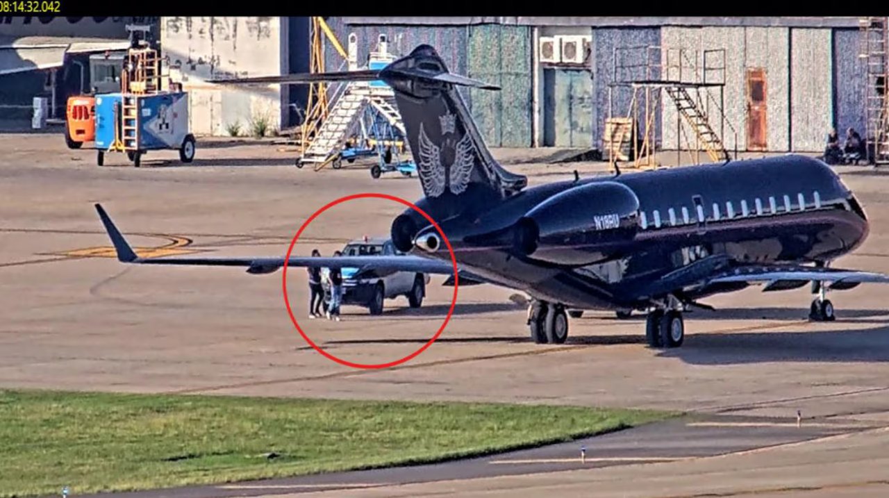Escándalo aéreo: Jet privado vinculado a Flybondi y Milei ingresó a Argentina con 10 valijas sin control aduanero