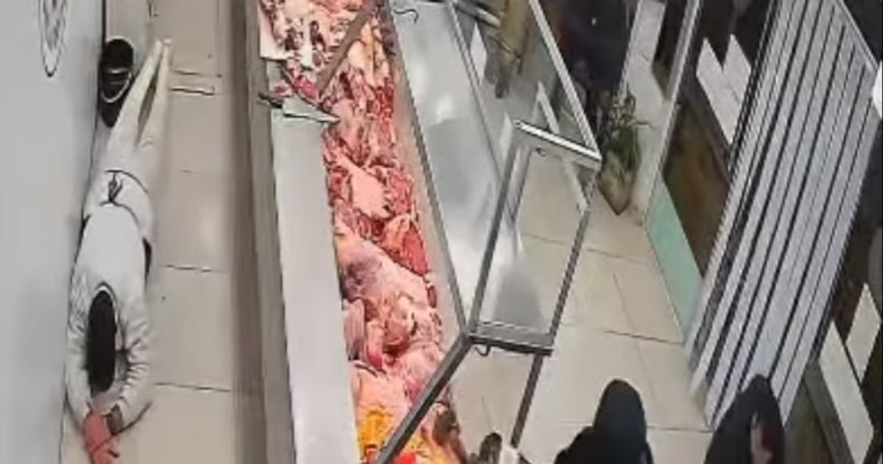 Insólito: delincuentes desvalijaron una carnicería y se llevaron un matambre antes de huir
