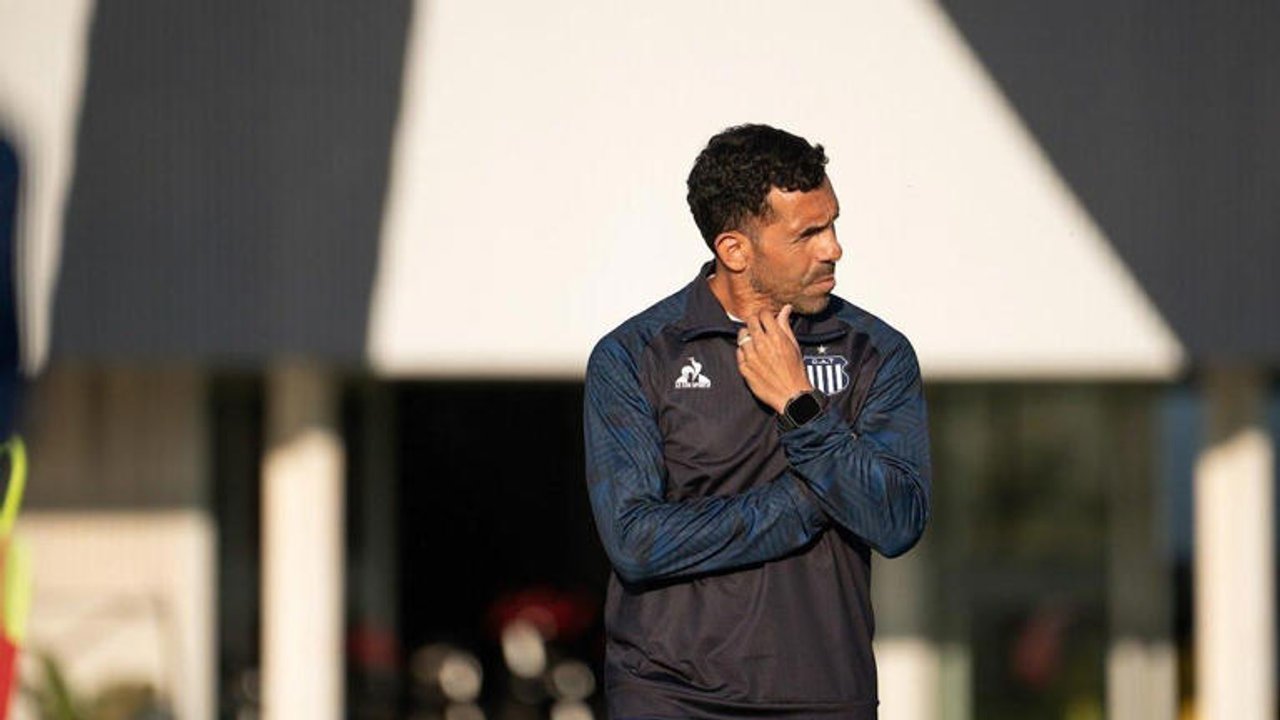 Carlos Tévez fue presentado como nuevo DT de Talleres de Córdoba: “Tenía ganas de dirigir a Talleres, era el único club que podía moverme.”