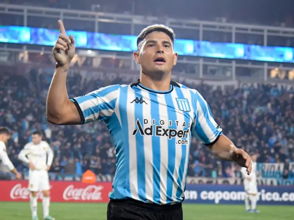 Maxi Salas prendió el ventilador y apuntó contra la dirigencia de Racing: “Se dieron cuenta de que existía cuando me llamó River”