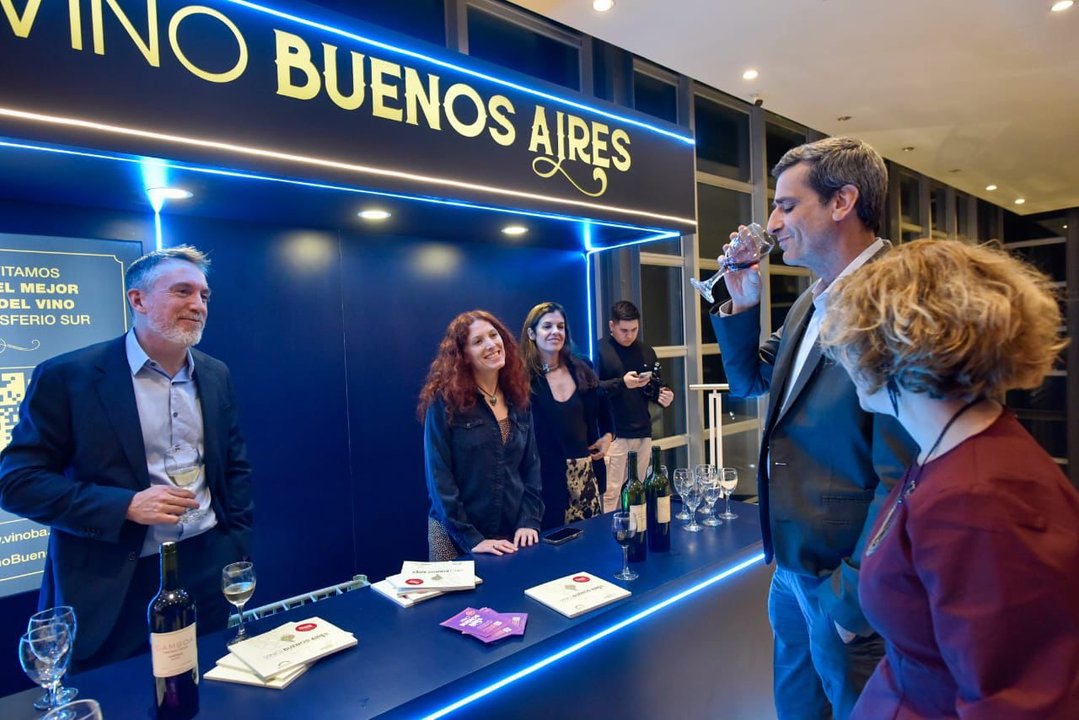 El vino bonaerense brilló en los Martín Fierro 2025