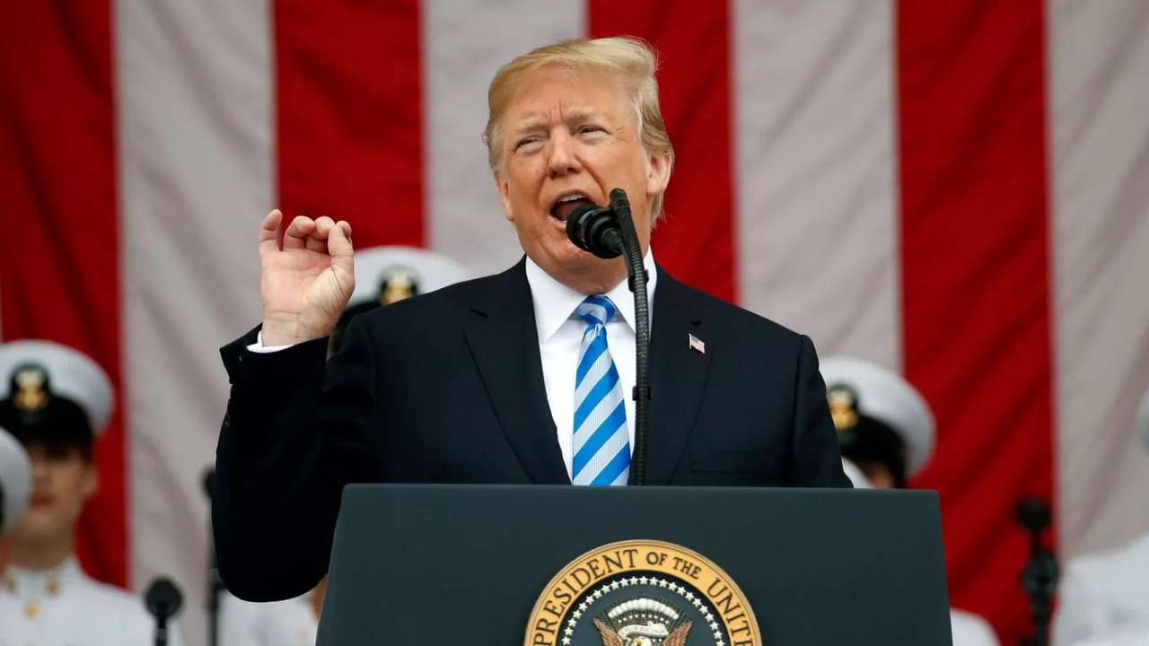 Trump impone aranceles del 30% a México y amenaza con extenderlos a Europa