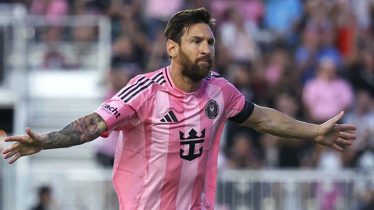 Messi brilló con un doblete y sigue haciendo historia en Inter Miami