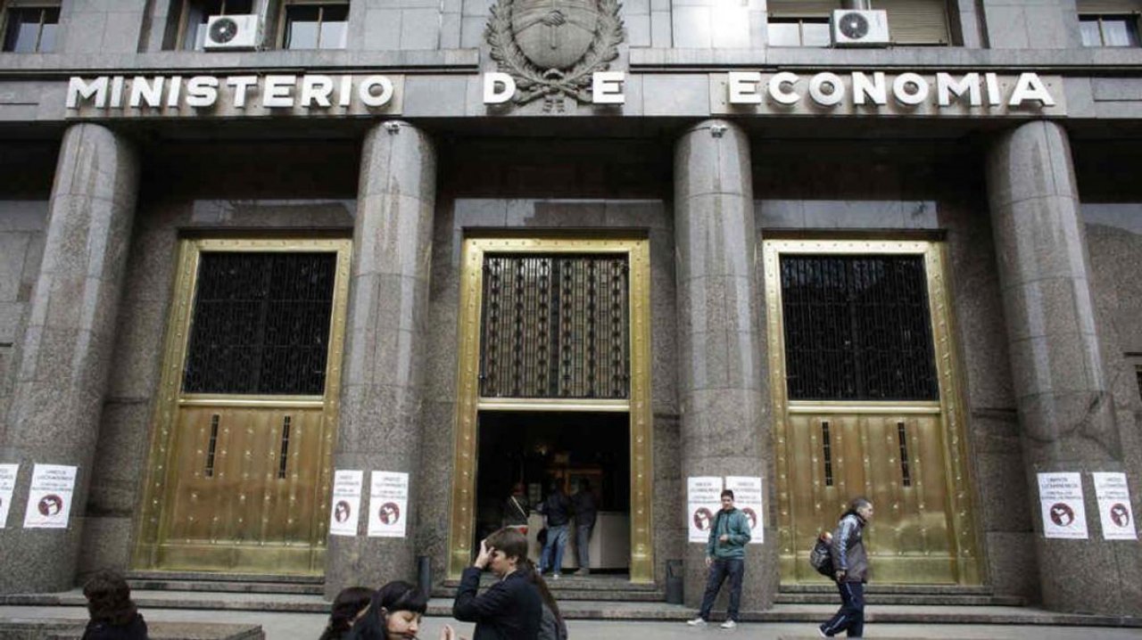 La deuda pública creció más de 4 mil millones de dólares en junio 