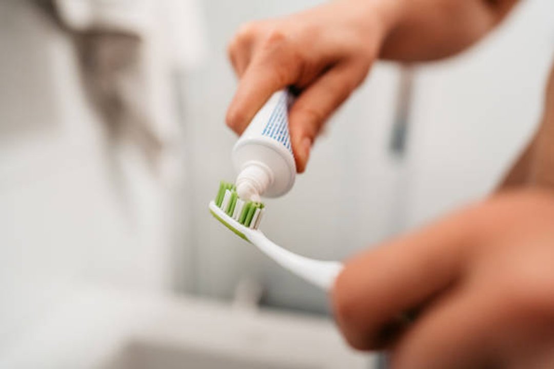 La ANMAT prohibió la venta de una reconocida pasta de dientes