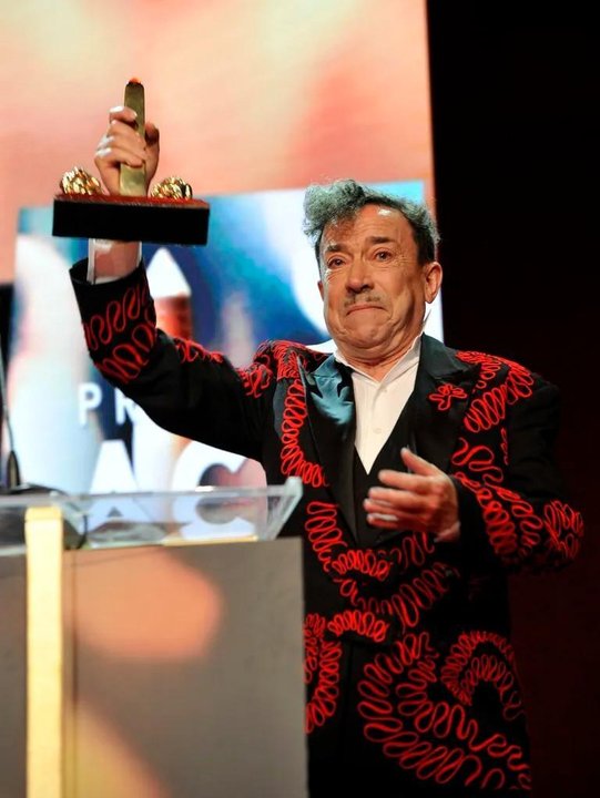 Aníbal Pachano enfrenta el cáncer por tercera vez mientras celebra ser abuelo