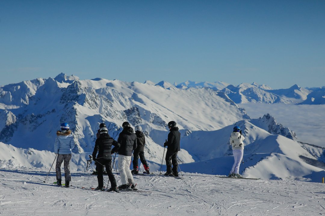 Vacaciones de invierno 2025: fuerte baja en el turismo interno y caída del gasto total