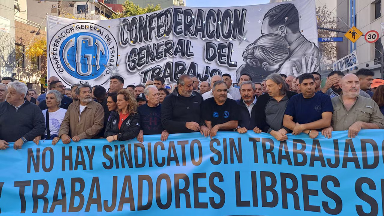 La CGT y la marcha a San Cayetano: críticas a las políticas laborales del gobierno de Milei 