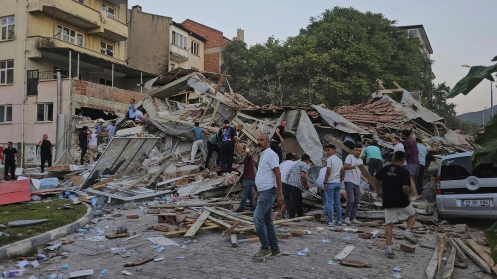 Tragedia en Turquía: al menos un muerto y 29 heridos tras sismo de 6,1 grados